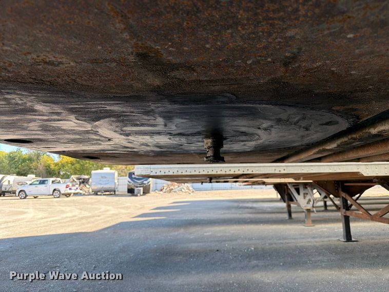 image for item YA5328 2004 Hyundai V12530152-AJS dry van trailer