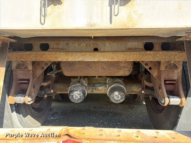 image for item YA5328 2004 Hyundai V12530152-AJS dry van trailer
