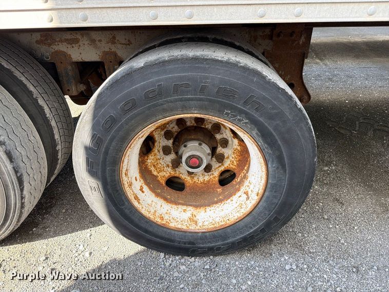 image for item YA5328 2004 Hyundai V12530152-AJS dry van trailer