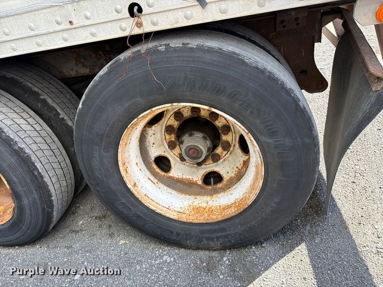 image for item YA5328 2004 Hyundai V12530152-AJS dry van trailer
