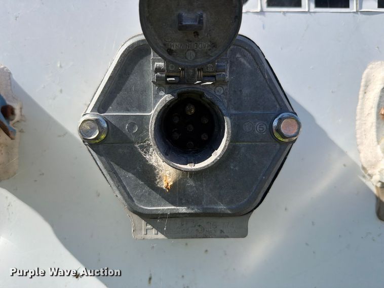 image for item YA5329 2004 Hyundai V12530152-AJS dry van trailer