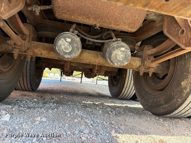 image for item YA5329 2004 Hyundai V12530152-AJS dry van trailer