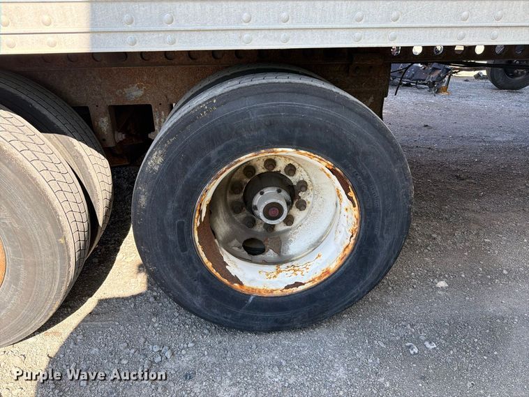 image for item YA5329 2004 Hyundai V12530152-AJS dry van trailer