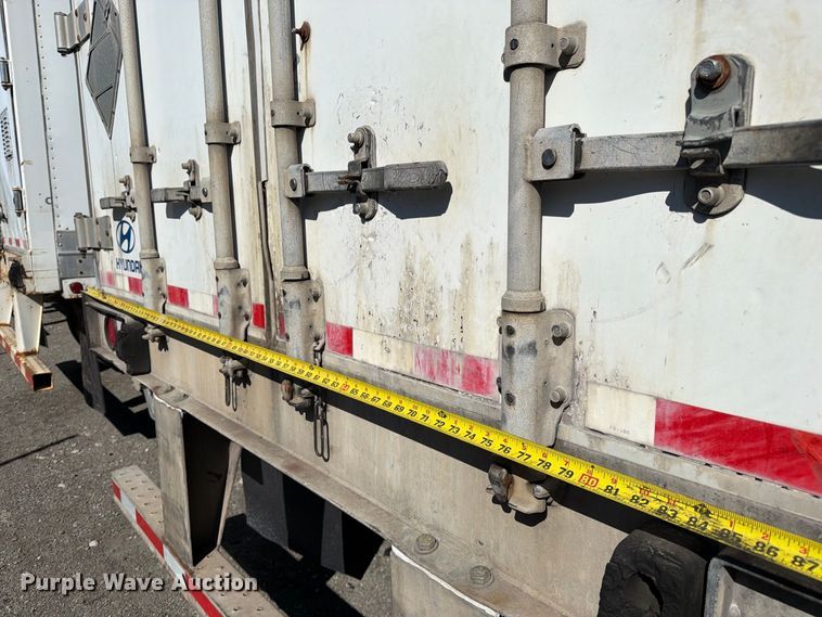 image for item YA5330 2004 Hyundai V12530152-AJS dry van trailer