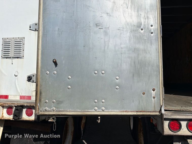 image for item YA5330 2004 Hyundai V12530152-AJS dry van trailer