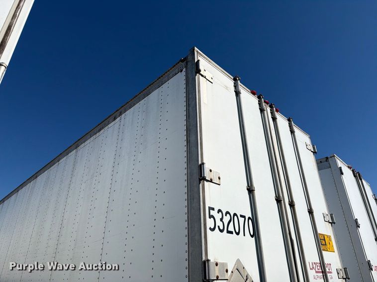 image for item YA5330 2004 Hyundai V12530152-AJS dry van trailer
