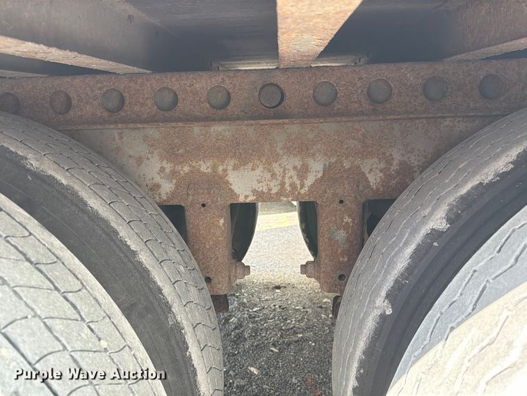image for item YA5330 2004 Hyundai V12530152-AJS dry van trailer