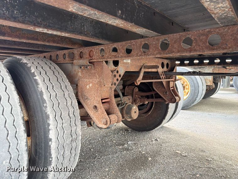 image for item YA5330 2004 Hyundai V12530152-AJS dry van trailer