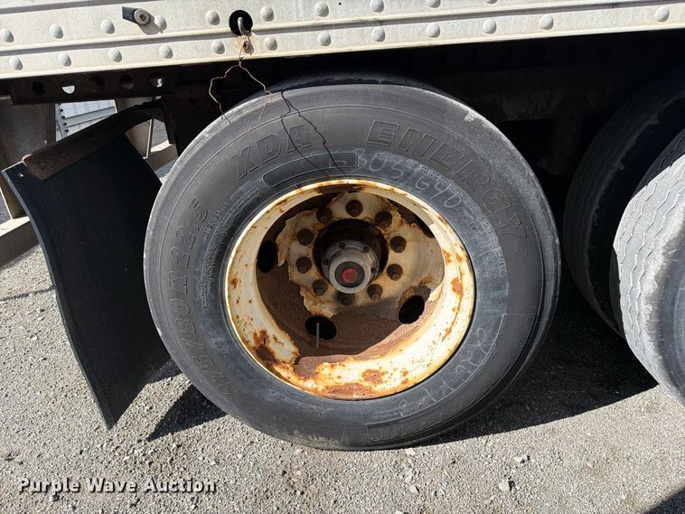 image for item YA5330 2004 Hyundai V12530152-AJS dry van trailer