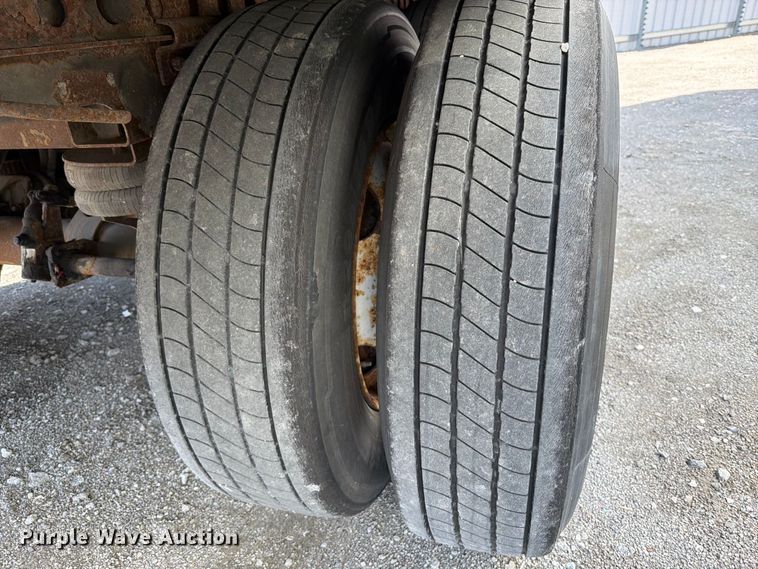 image for item YA5334 2007 Strick dry van trailer