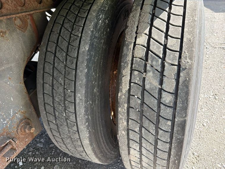 image for item YA5334 2007 Strick dry van trailer