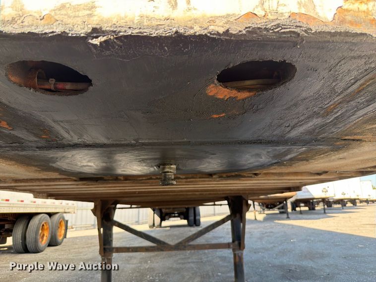 image for item YA5336 2004 Strick dry van trailer
