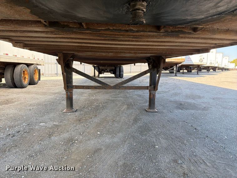 image for item YA5336 2004 Strick dry van trailer