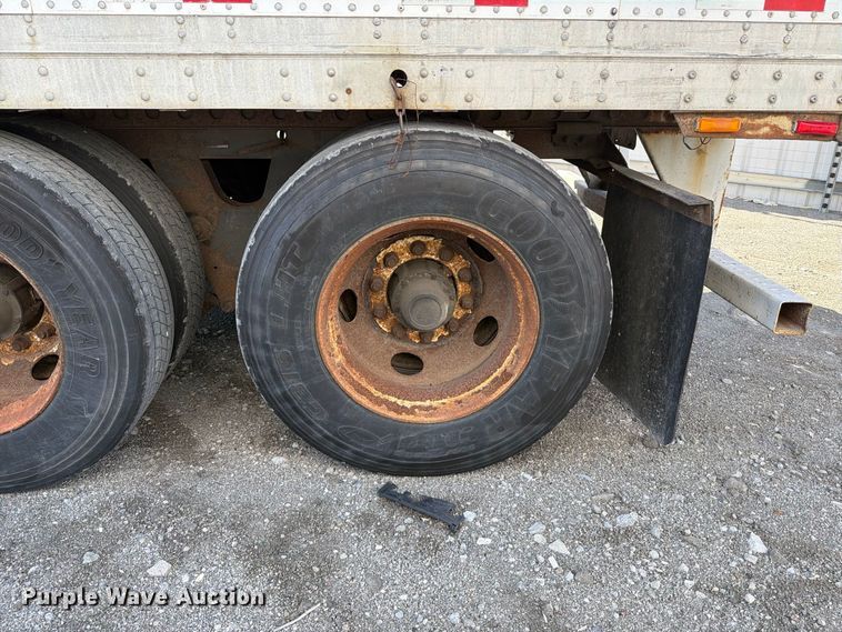 image for item YA5336 2004 Strick dry van trailer