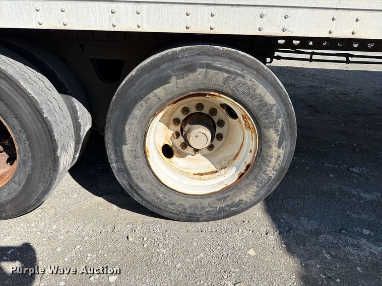 image for item YA5336 2004 Strick dry van trailer