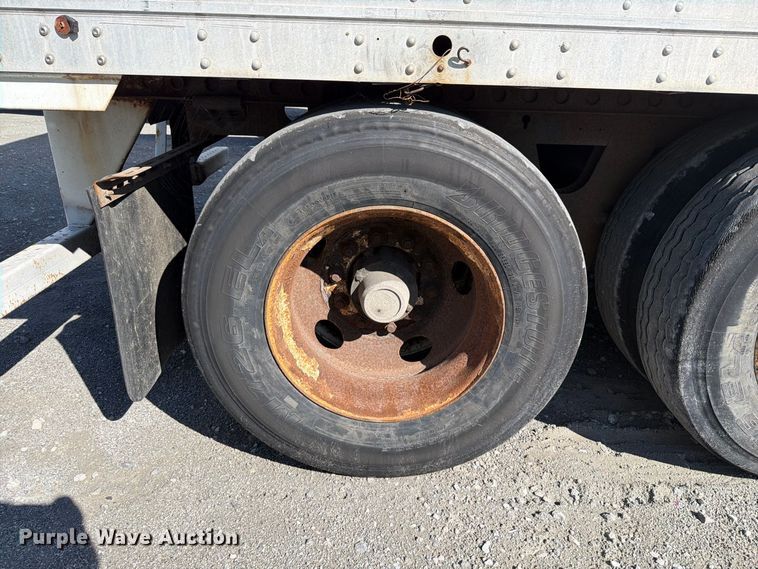 image for item YA5336 2004 Strick dry van trailer