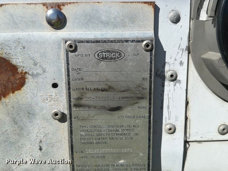 image for item YA5336 2004 Strick dry van trailer
