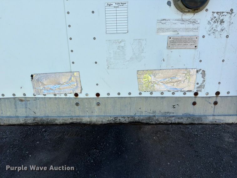 image for item YA5337 2008 Vanguard dry van trailer