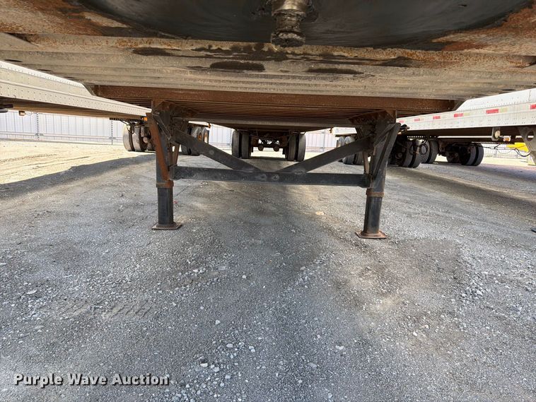image for item YA5337 2008 Vanguard dry van trailer