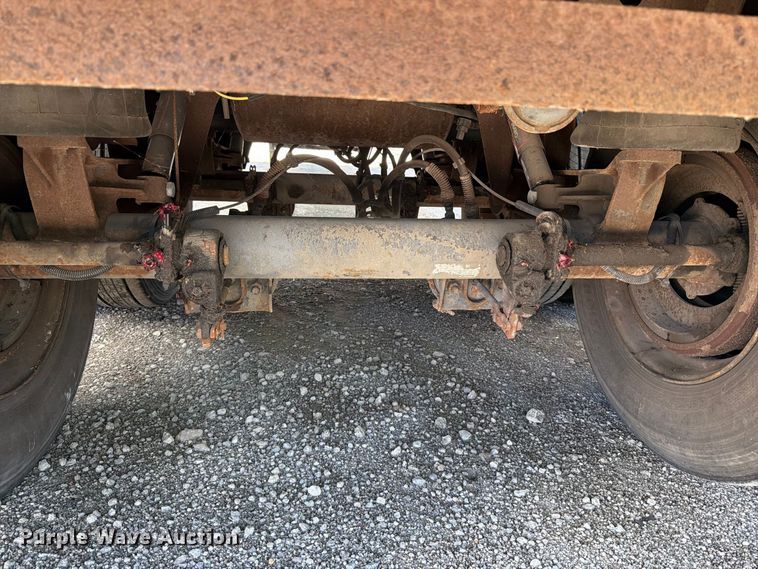 image for item YA5337 2008 Vanguard dry van trailer