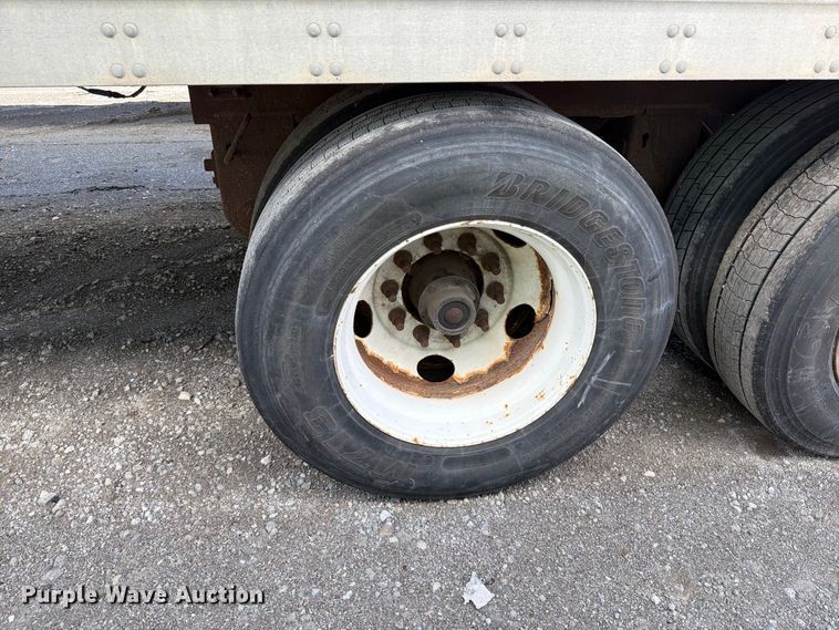 image for item YA5337 2008 Vanguard dry van trailer