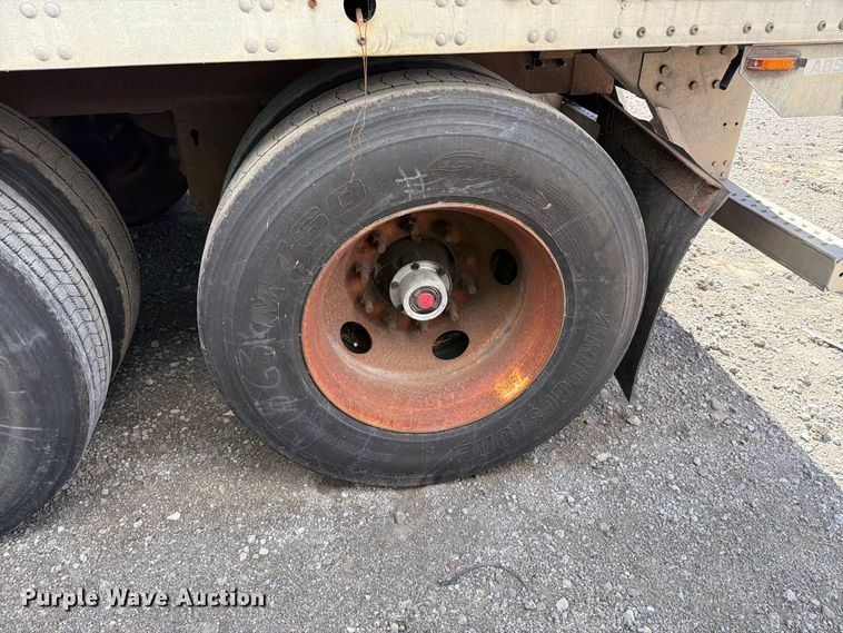 image for item YA5337 2008 Vanguard dry van trailer