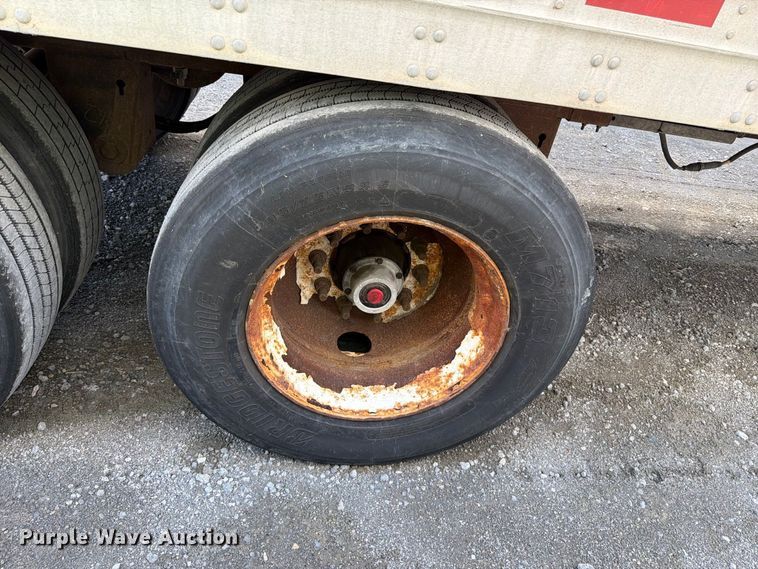 image for item YA5337 2008 Vanguard dry van trailer