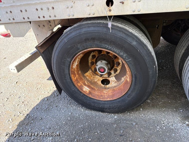 image for item YA5337 2008 Vanguard dry van trailer