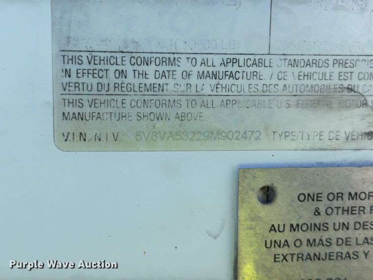 image for item YA5337 2008 Vanguard dry van trailer