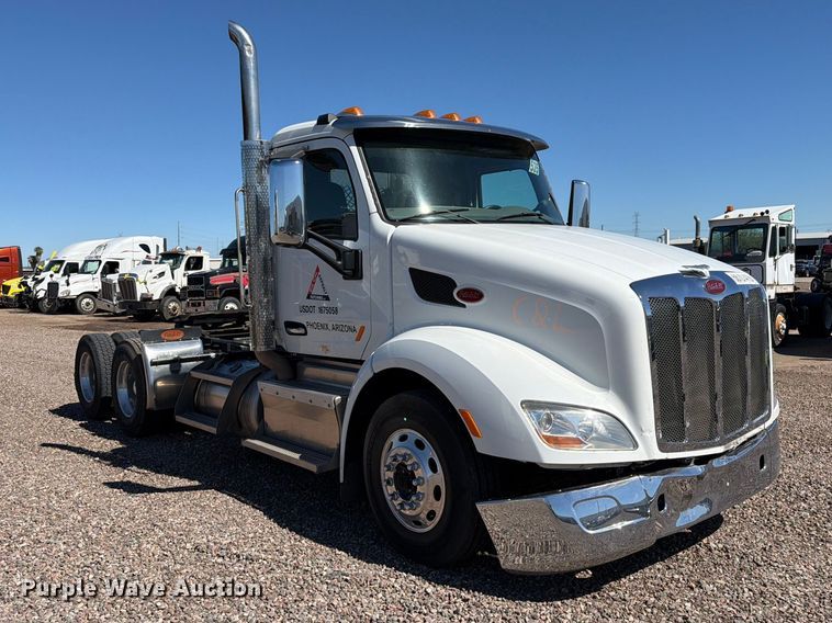 image for item YA5391 2016 Peterbilt 579 semi truck