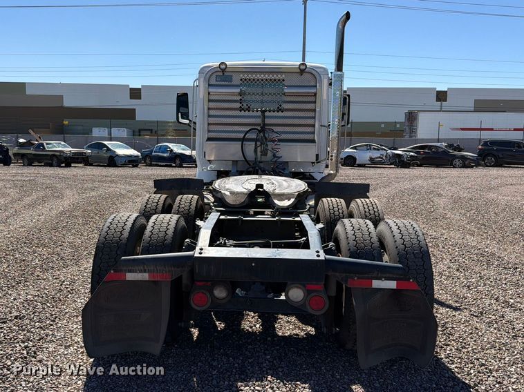 image for item YA5391 2016 Peterbilt 579 semi truck