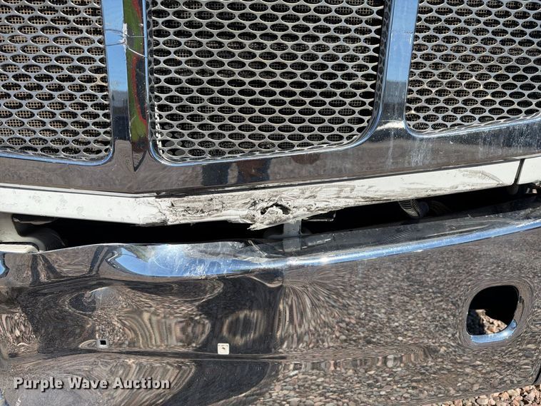 image for item YA5391 2016 Peterbilt 579 semi truck