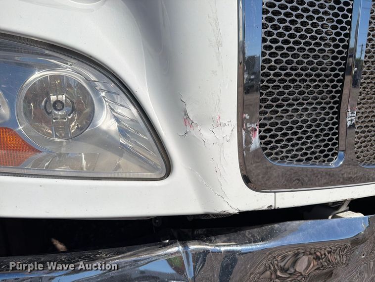 image for item YA5391 2016 Peterbilt 579 semi truck