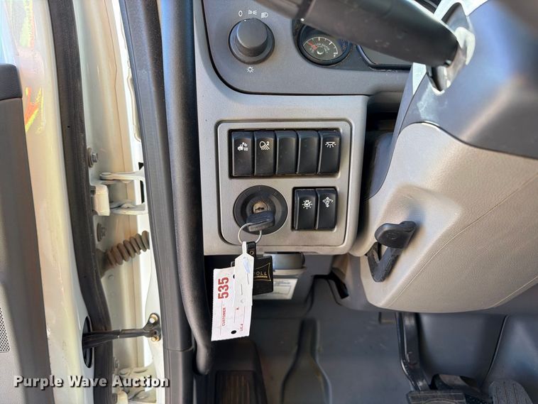 image for item YA5391 2016 Peterbilt 579 semi truck