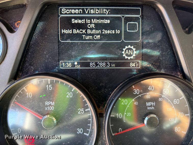 image for item YA5391 2016 Peterbilt 579 semi truck