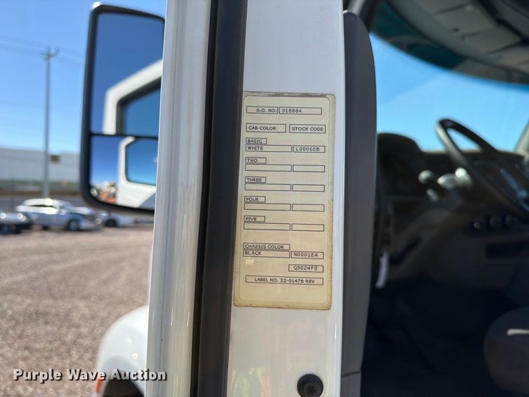 image for item YA5391 2016 Peterbilt 579 semi truck