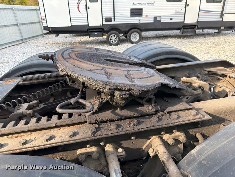 image for item YA5499 2020 Kenworth T880 semi truck