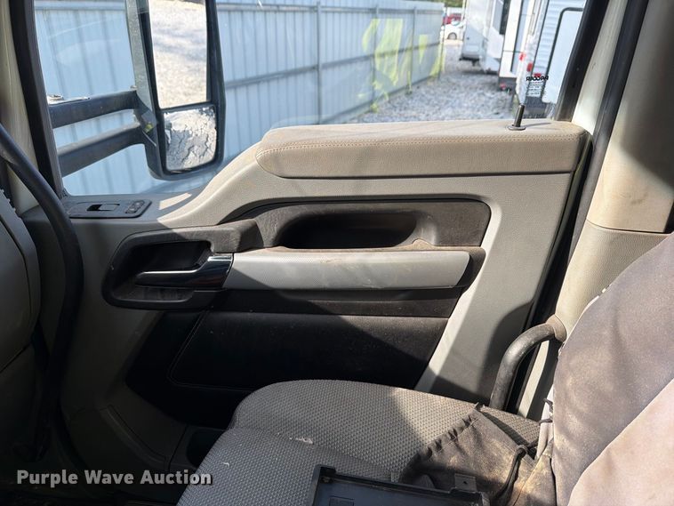 image for item YA5499 2020 Kenworth T880 semi truck