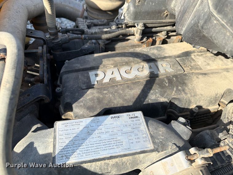 image for item YA5499 2020 Kenworth T880 semi truck