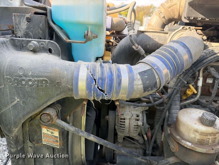image for item YA5499 2020 Kenworth T880 semi truck
