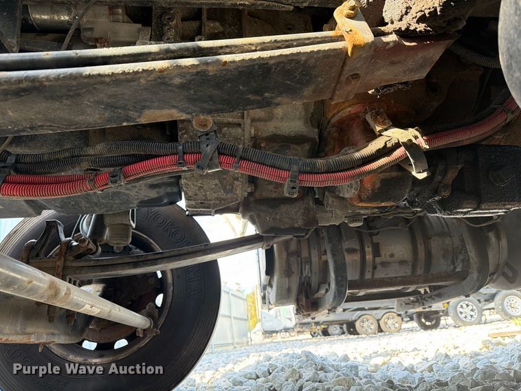 image for item YA5499 2020 Kenworth T880 semi truck