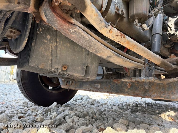 image for item YA5499 2020 Kenworth T880 semi truck