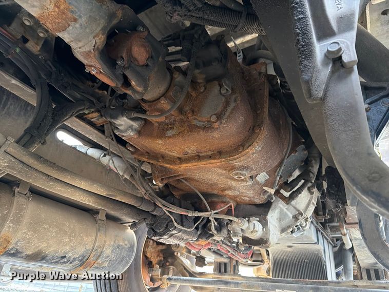 image for item YA5499 2020 Kenworth T880 semi truck