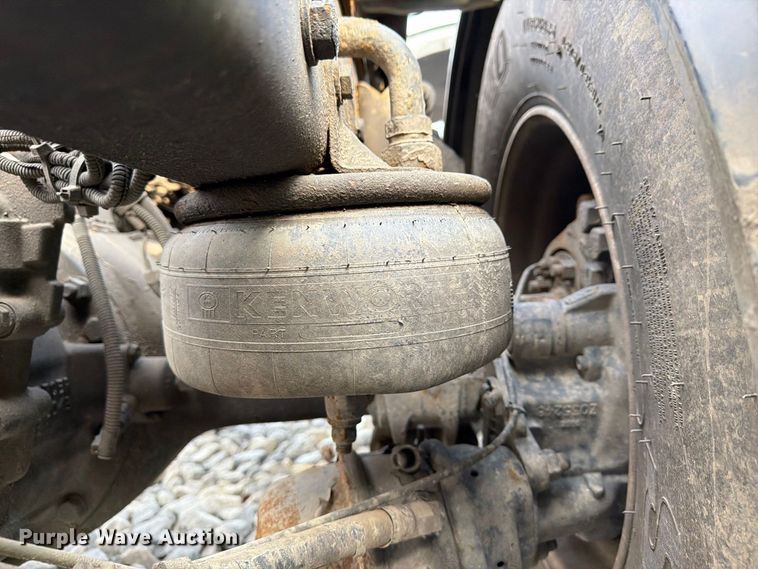 image for item YA5499 2020 Kenworth T880 semi truck