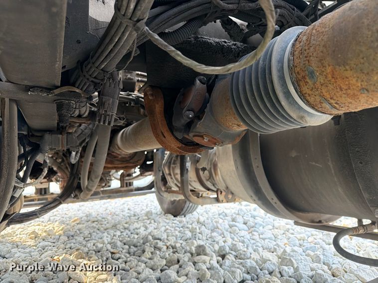 image for item YA5499 2020 Kenworth T880 semi truck