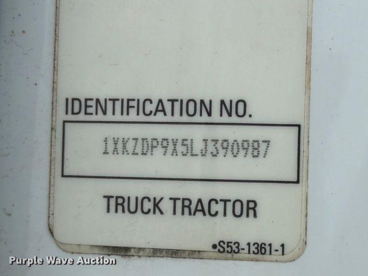image for item YA5499 2020 Kenworth T880 semi truck
