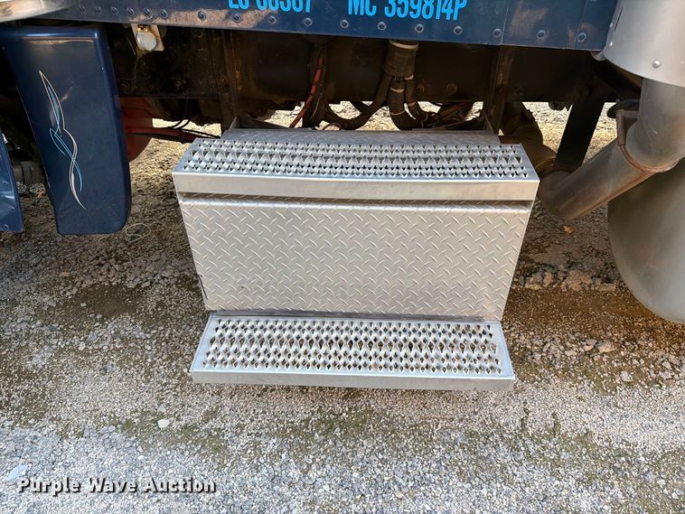 image for item YA5538 2023 Peterbilt 389 tank truck
