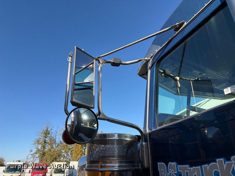 image for item YA5538 2023 Peterbilt 389 tank truck