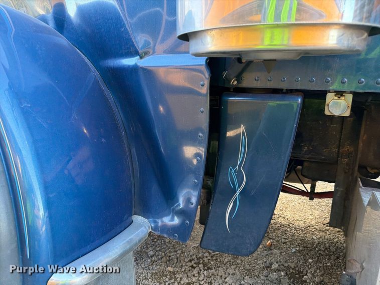image for item YA5538 2023 Peterbilt 389 tank truck