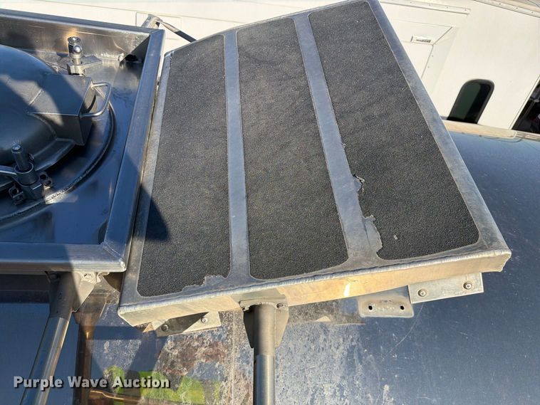 image for item YA5538 2023 Peterbilt 389 tank truck